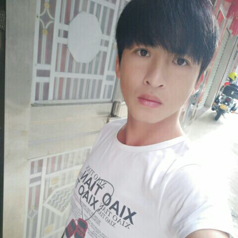 爱吃草莓的小妞妞直播间关注粉丝_爱吃草莓的