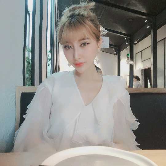 朵教主火辣热舞 让人流鼻血 歪阅
