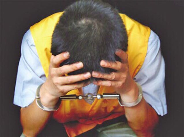 【#我们不一样#白天抓鱼摸虾晚上讲述监狱故