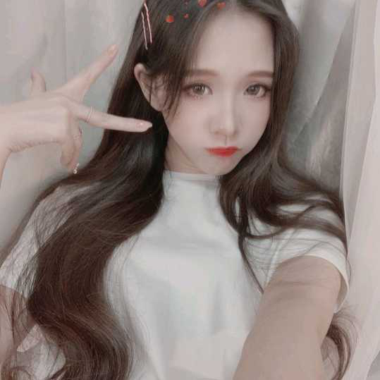 唐萱灵健身房展示"舞"功