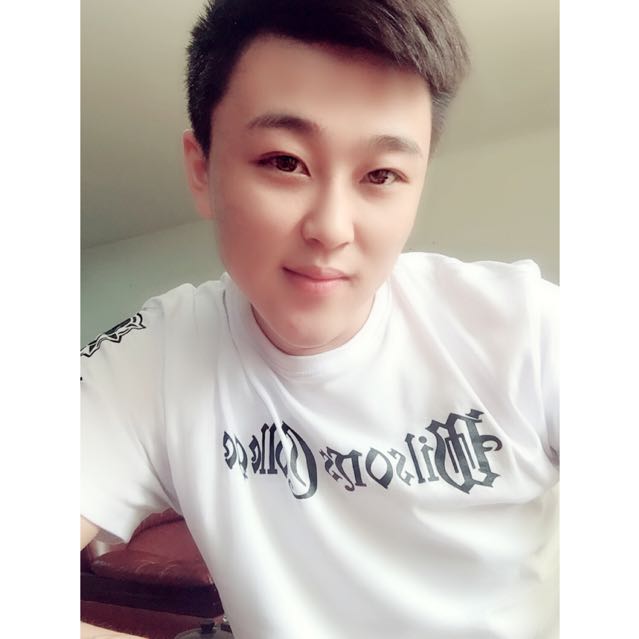 你老公叫高天佑么的吃货脸萌