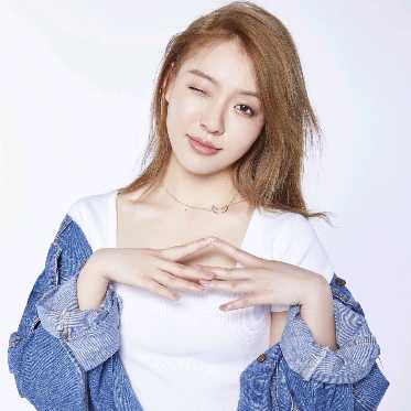 天生歌姬宝儿爷