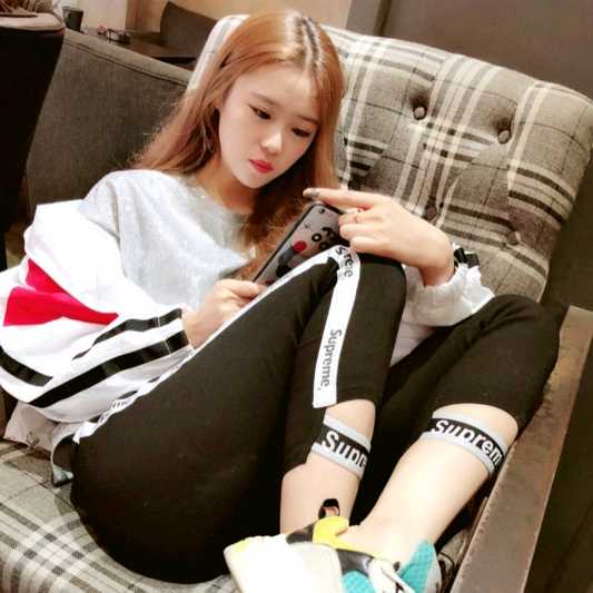 小伊伊的吃货脸萌