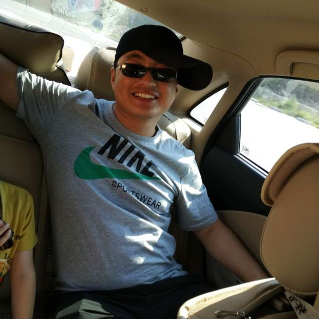 隔壁大叔照片yy隔壁大叔个人相册私照_隔壁大叔相册 - yy live主播