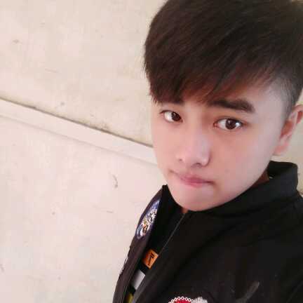 mc王小源丫的吃货脸萌